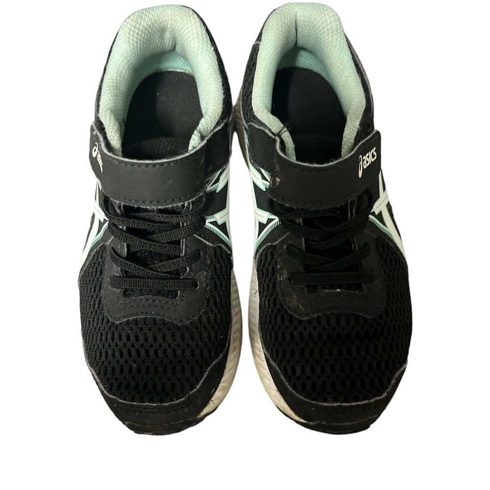 ASIC tennis shoes size 12